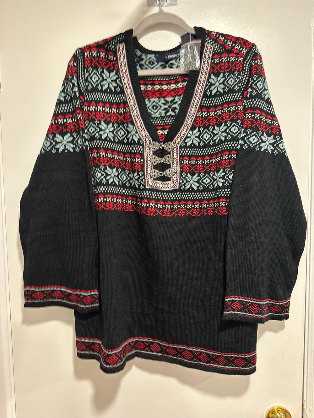 NWOT Denim 24/7 sweater sz2X Nordic fair isle snowflake pewter clasp Bell Sleeve